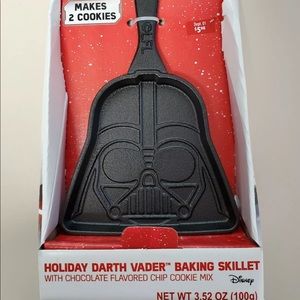 Star Wars Darth Vader Baking Cast Iron Skillet